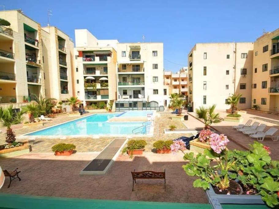 סיינט פול ביי Top Floor Apt With Common Pool Close To All Amenities מראה חיצוני תמונה
