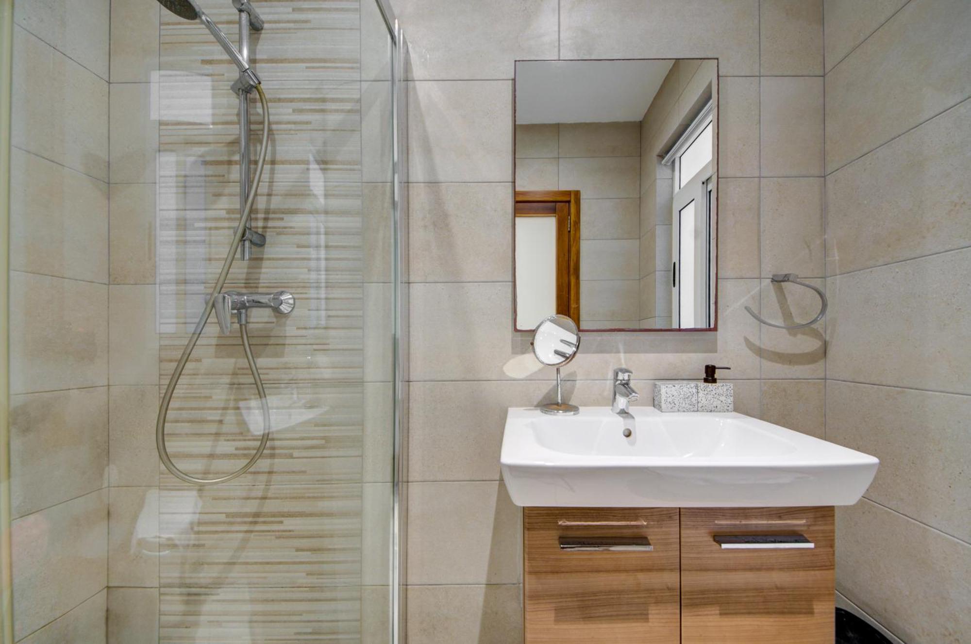סיינט פול ביי Top Floor Apt With Common Pool Close To All Amenities מראה חיצוני תמונה