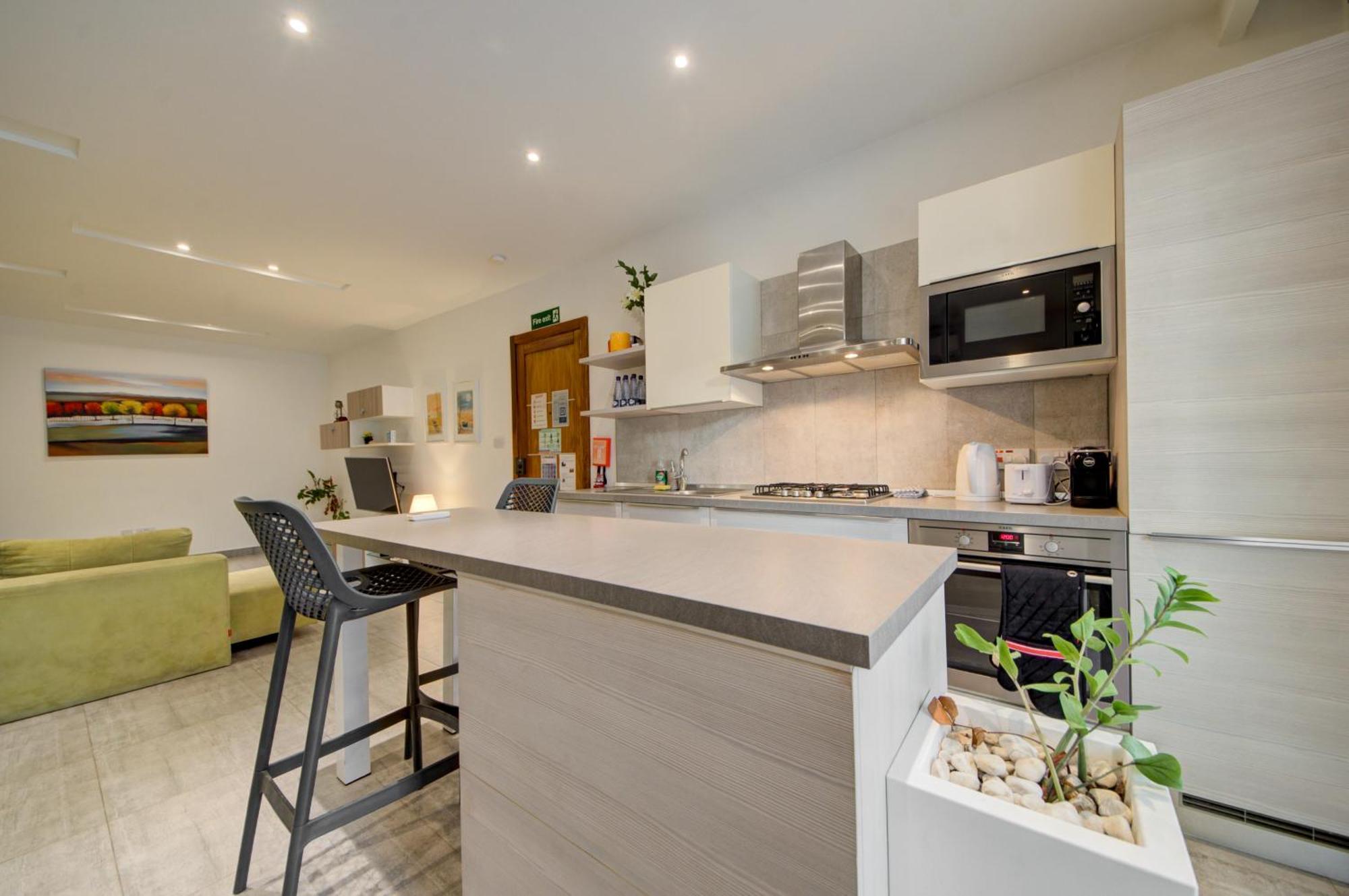 סיינט פול ביי Top Floor Apt With Common Pool Close To All Amenities מראה חיצוני תמונה
