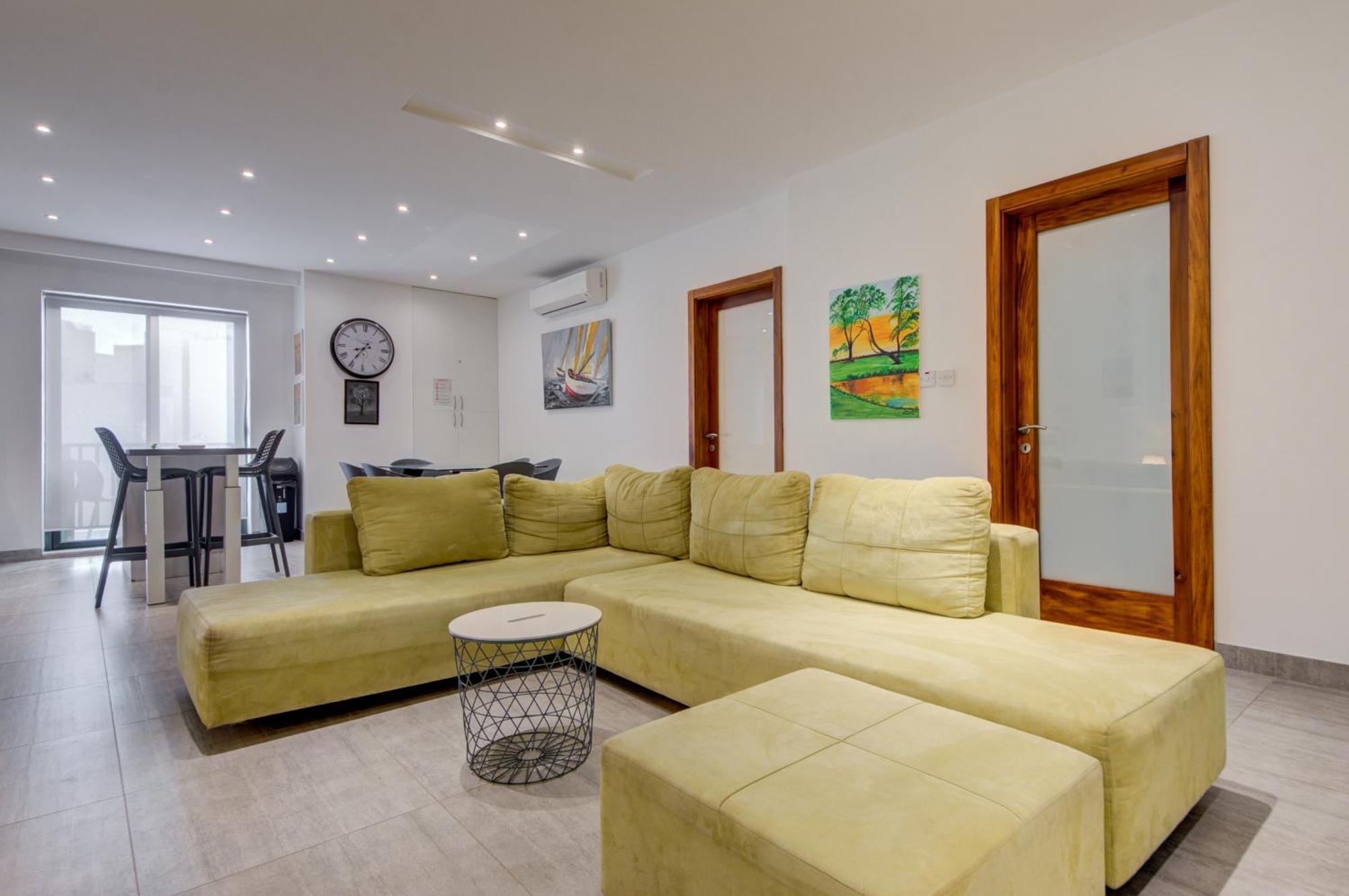 סיינט פול ביי Top Floor Apt With Common Pool Close To All Amenities מראה חיצוני תמונה