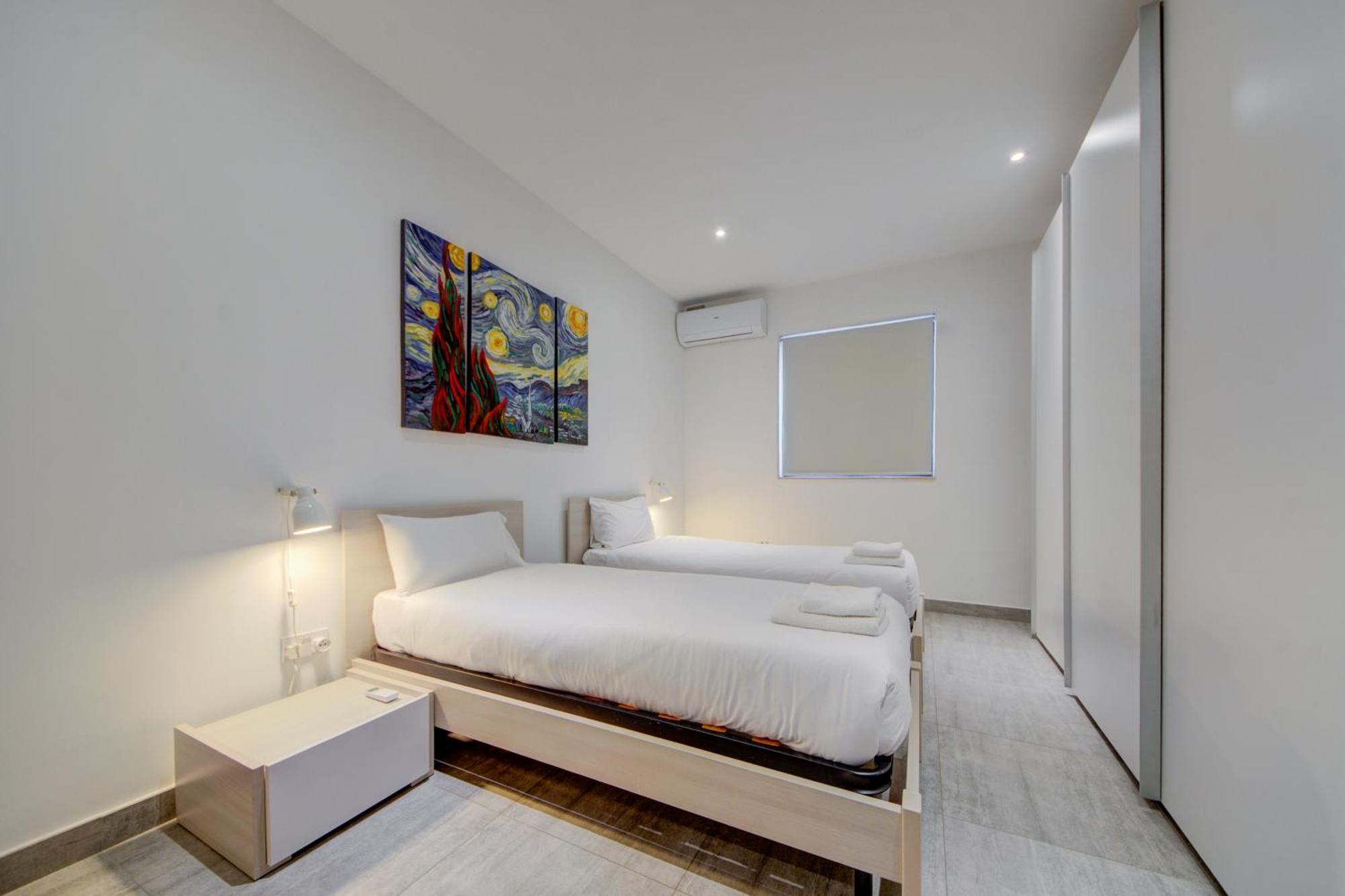 סיינט פול ביי Top Floor Apt With Common Pool Close To All Amenities מראה חיצוני תמונה