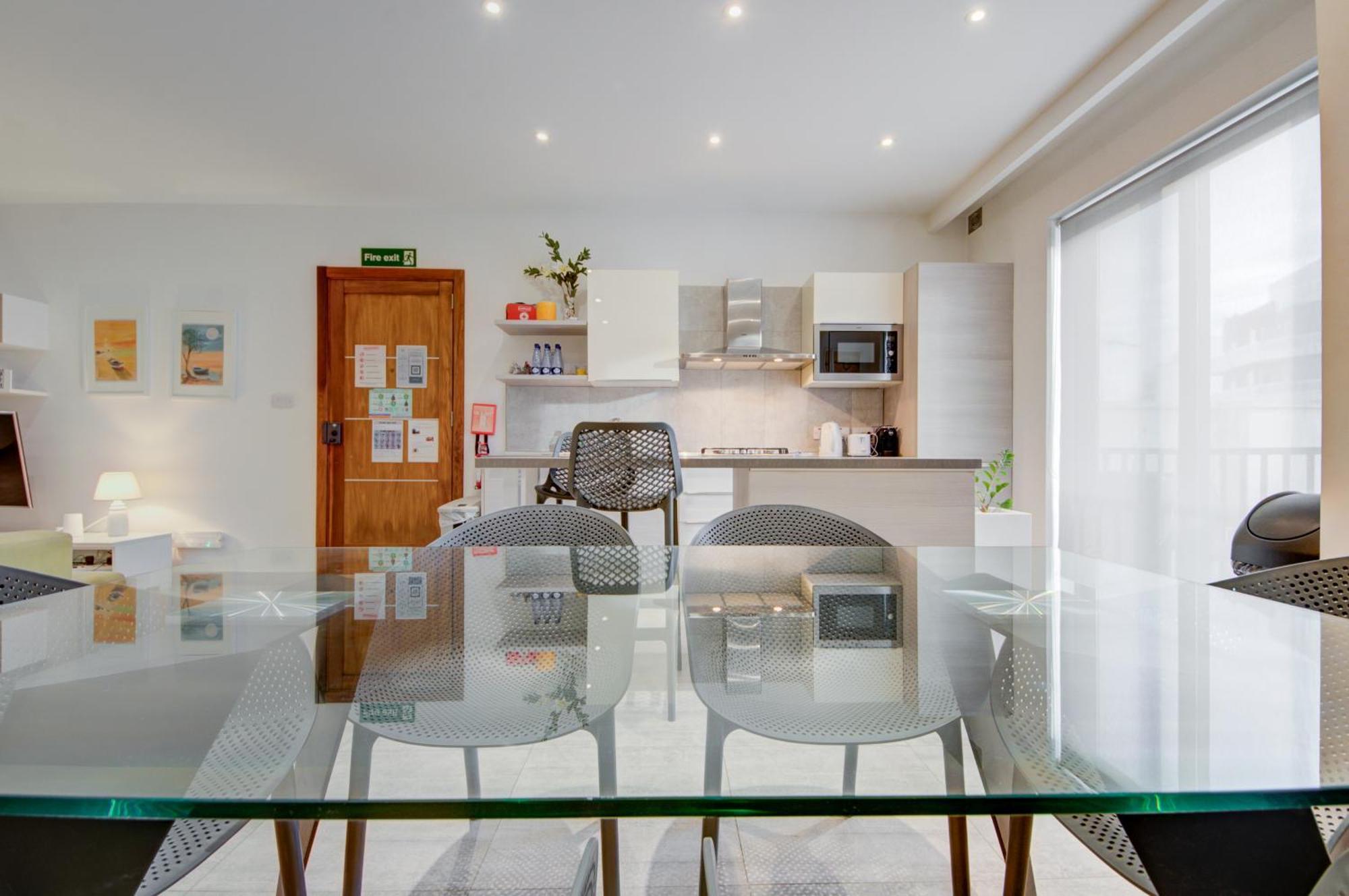 סיינט פול ביי Top Floor Apt With Common Pool Close To All Amenities מראה חיצוני תמונה